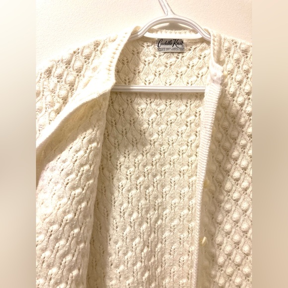 Gorgeous vintage cream cardigan. - Picture 6 of 7